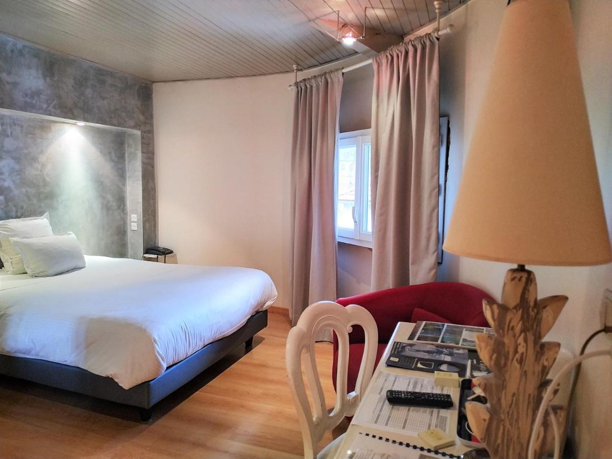 Hotel Logis Les Pages