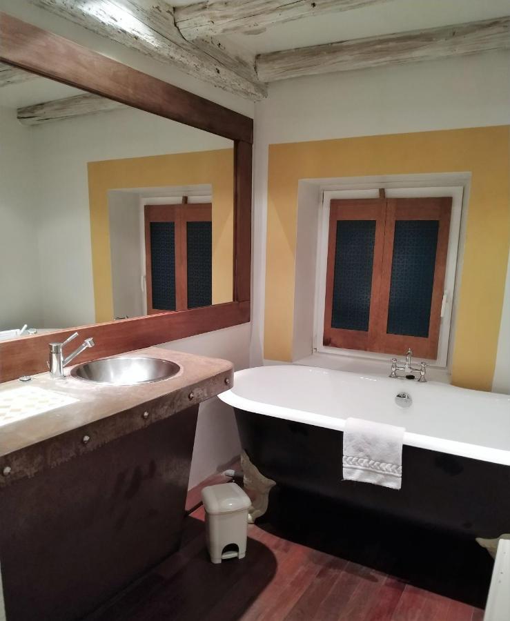 Logis Les Pages Hotel 3*