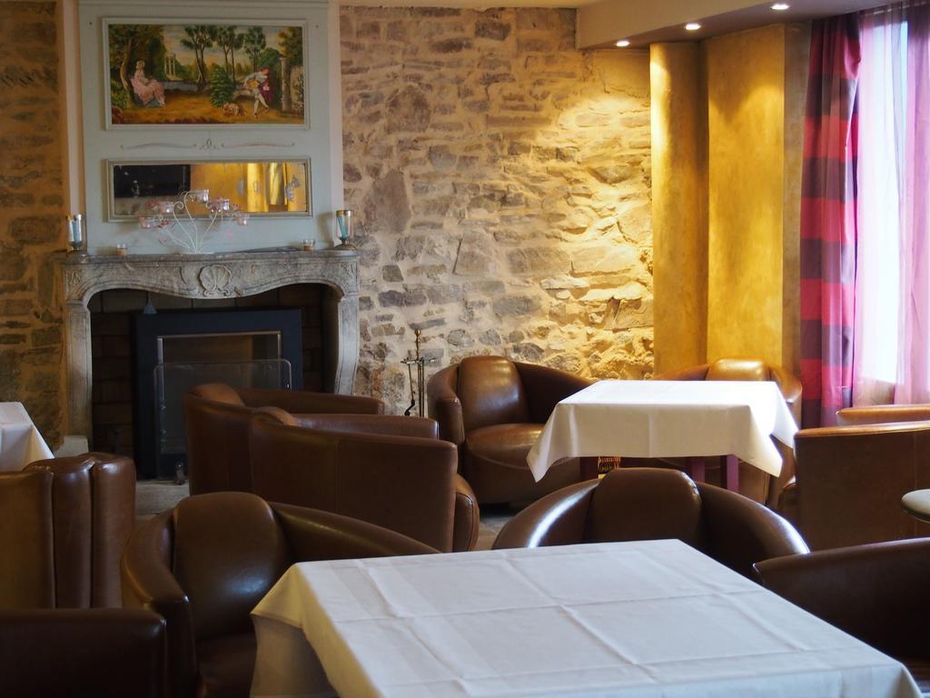 Hotel Logis Les Pages 3*