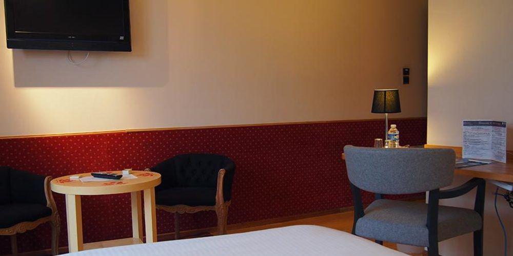 Hotel Logis Les Pages Lunéville